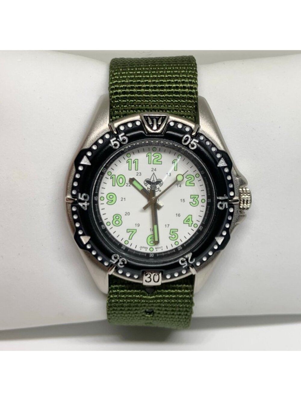 Boy Scouts of America BSA watch silver tone 42mm glowing in the dark running